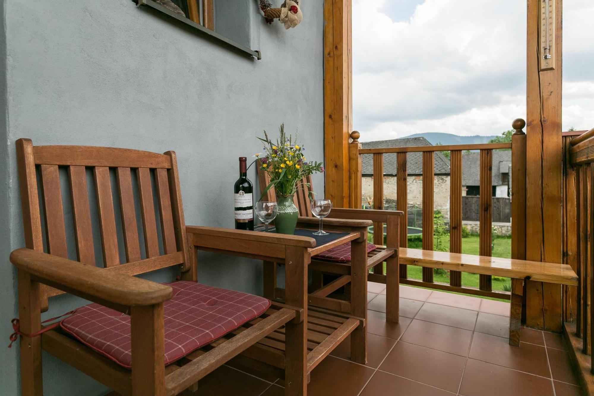Villa Lypche Bešeňová Eksteriør billede