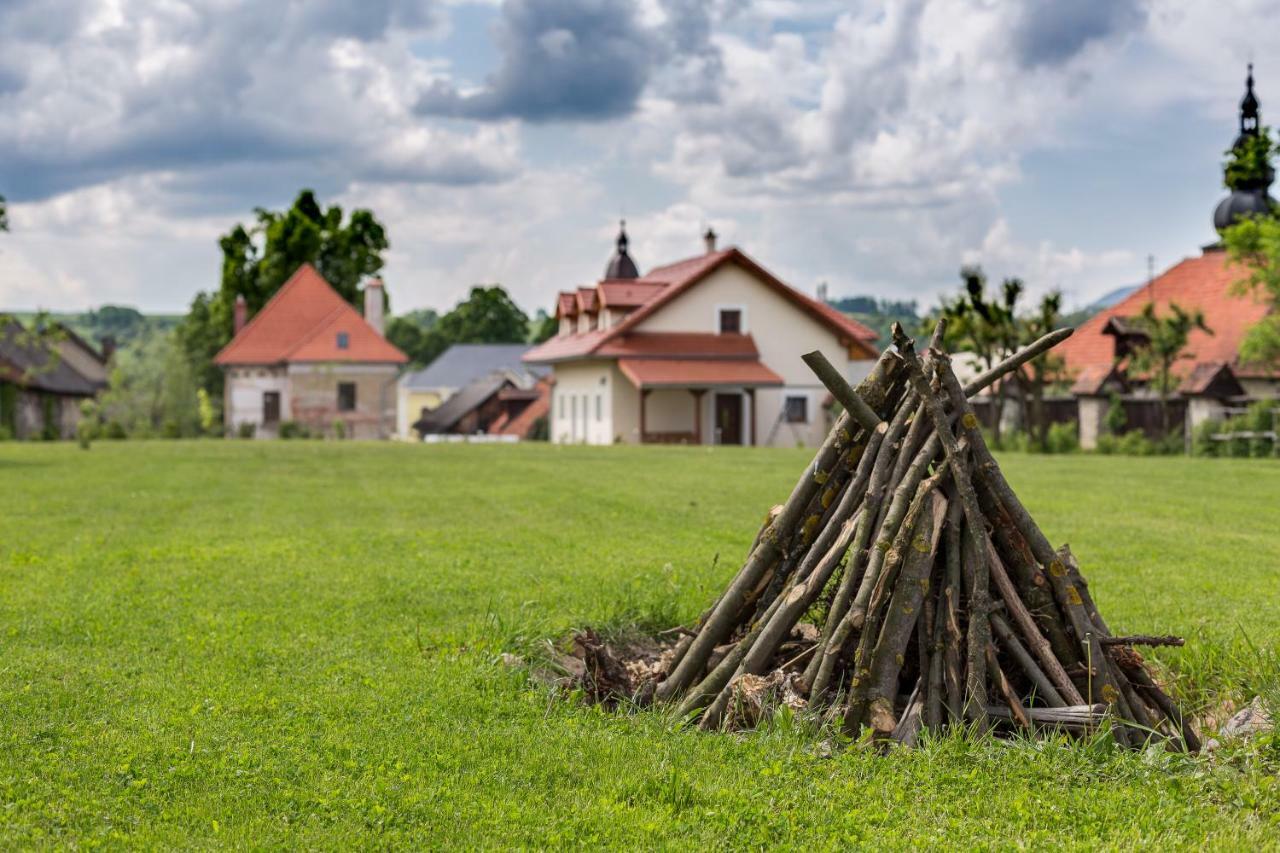 Villa Lypche Bešeňová Eksteriør billede